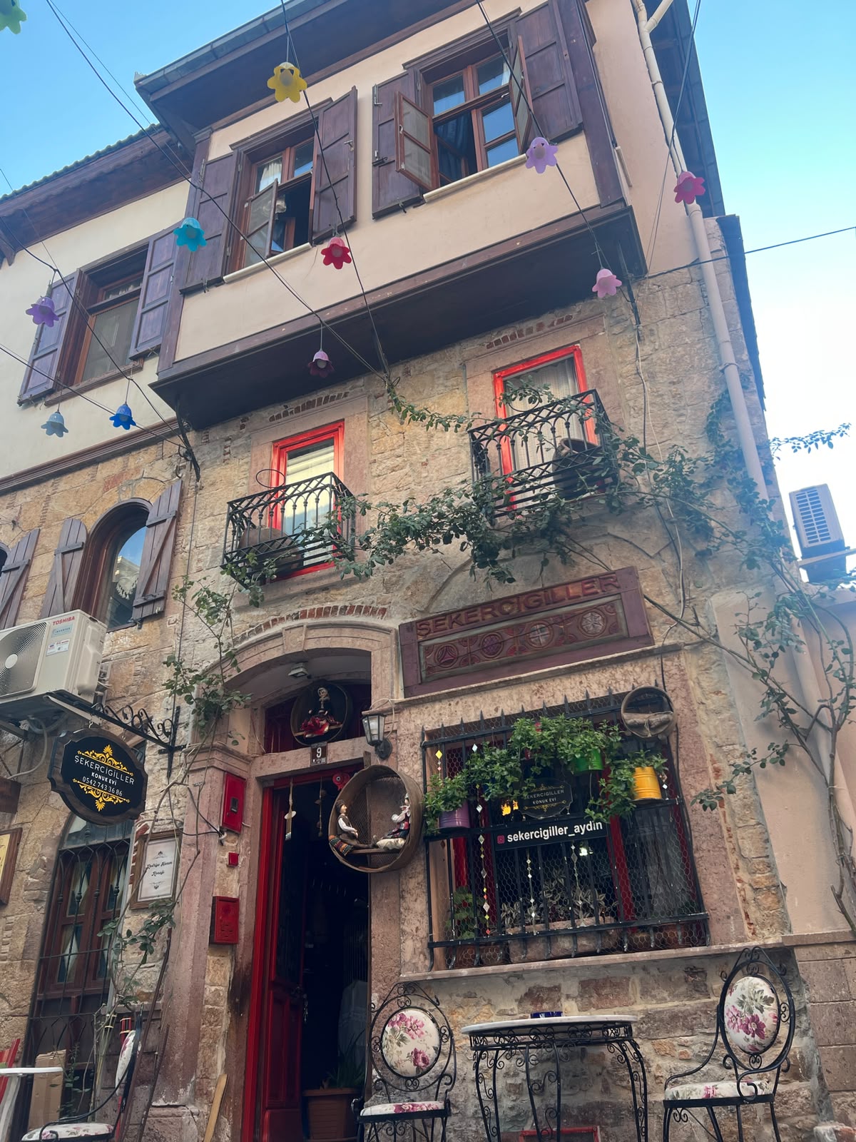 Ayvalık sokak dokusu